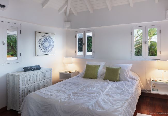 Villa en San Bartolomé - Maison Rose à Toiny es una bonita villa en el espíritu de St Barths. Villa en San Bartolomé - Maison Rose à Toiny es una bonita villa en el espíritu de St Barths.