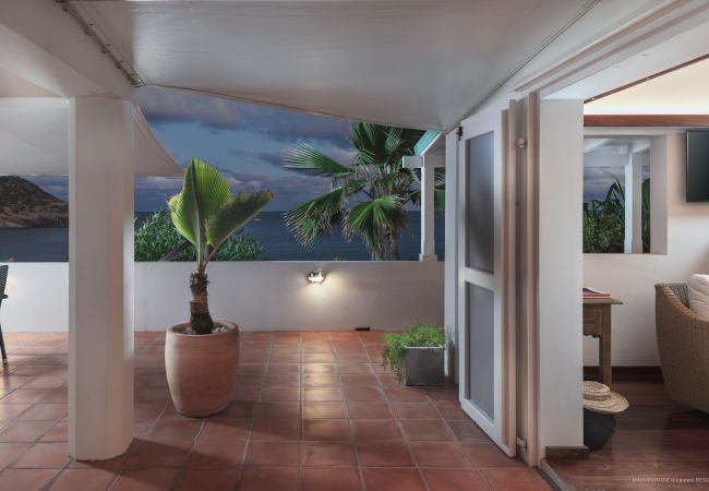 Villa en San Bartolomé - Maison Rose à Toiny es una bonita villa en el espíritu de St Barths. Villa en San Bartolomé - Maison Rose à Toiny es una bonita villa en el espíritu de St Barths.