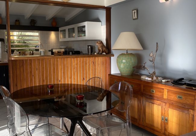 Comedor de la villa de alquiler Natanya en St Barths. Comedor de la villa de alquiler Natanya en St Barths.