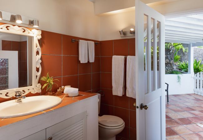 Villa à Saint Barthélemy - Maison Rose à Toiny est une jolie villa à l'esprit de St Barth. Villa à Saint Barthélemy - Maison Rose à Toiny est une jolie villa à l'esprit de St Barth.