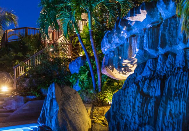 Villa à Saint Barthélemy - La villa ACAÏ offre une vue imprenable à Saint Barthelemy Villa à Saint Barthélemy - La villa ACAÏ offre une vue imprenable à Saint Barthelemy