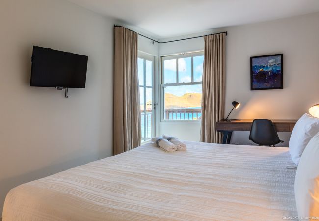 Villa à Saint Barthélemy - La villa ACAÏ offre une vue imprenable à Saint Barthelemy Villa à Saint Barthélemy - La villa ACAÏ offre une vue imprenable à Saint Barthelemy