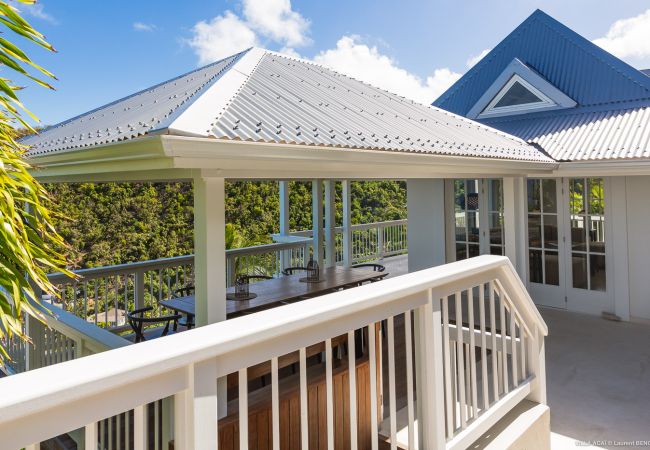 Villa à Saint Barthélemy - La villa ACAÏ offre une vue imprenable à Saint Barthelemy Villa à Saint Barthélemy - La villa ACAÏ offre une vue imprenable à Saint Barthelemy