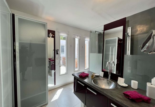 Villa à Saint Barthélemy - Allyre loue la belle VILLA DASHA à Saint Barthelemy Villa à Saint Barthélemy - Allyre loue la belle VILLA DASHA à Saint Barthelemy