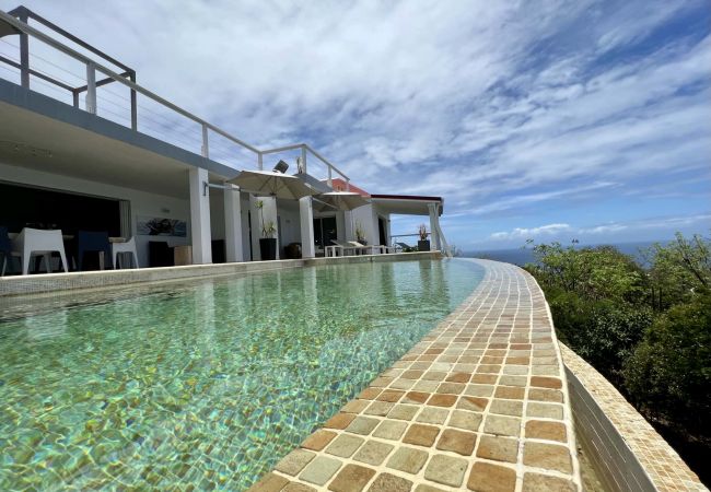 Villa à Saint Barthélemy - Allyre loue la belle VILLA DASHA à Saint Barthelemy Villa à Saint Barthélemy - Allyre loue la belle VILLA DASHA à Saint Barthelemy