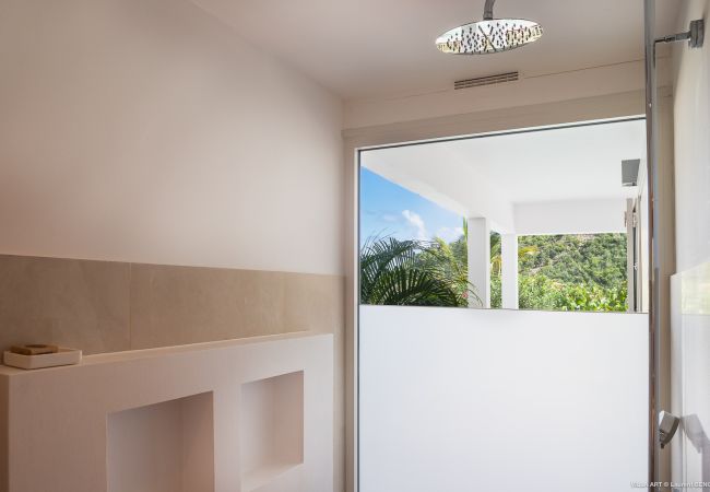 Villa à Saint Barthélemy - La villa ART offre une vue imprenable à Saint Barthelemy Villa à Saint Barthélemy - La villa ART offre une vue imprenable à Saint Barthelemy