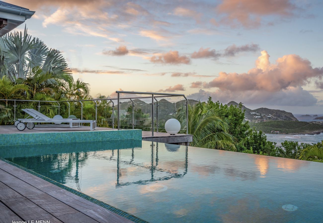 Villa a Saint Barthélemy - Isia est une villa très demandée à St Barth sur les hauteurs de St Jean Villa a Saint Barthélemy - Isia est une villa très demandée à St Barth sur les hauteurs de St Jean