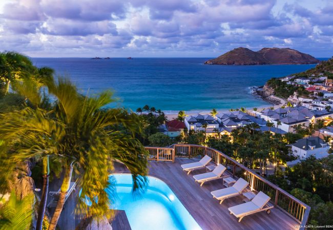 Villa a Saint Barthélemy - La villa ACAÏ offre une vue imprenable à Saint Barthelemy Villa a Saint Barthélemy - La villa ACAÏ offre une vue imprenable à Saint Barthelemy