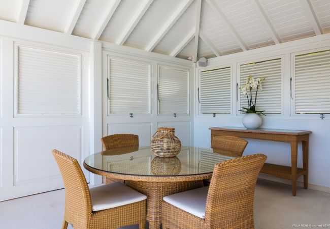 Villa a Saint Barthélemy - La villa ACAÏ offre une vue imprenable à Saint Barthelemy Villa a Saint Barthélemy - La villa ACAÏ offre une vue imprenable à Saint Barthelemy