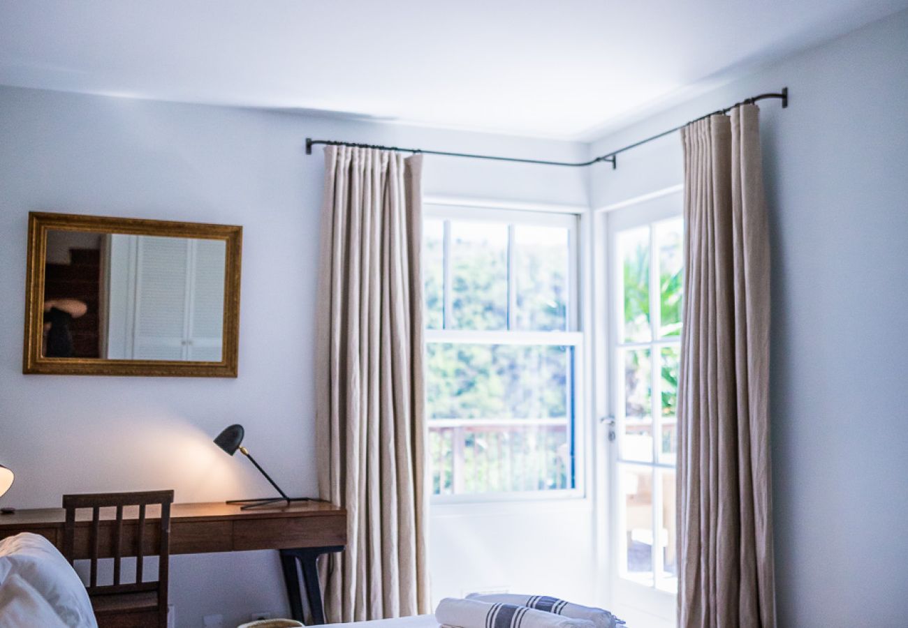 Villa a Saint Barthélemy - La villa ACAÏ offre une vue imprenable à Saint Barthelemy Villa a Saint Barthélemy - La villa ACAÏ offre une vue imprenable à Saint Barthelemy