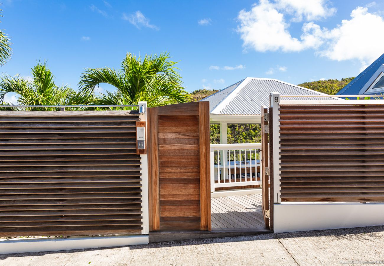 Villa a Saint Barthélemy - La villa ACAÏ offre une vue imprenable à Saint Barthelemy Villa a Saint Barthélemy - La villa ACAÏ offre une vue imprenable à Saint Barthelemy