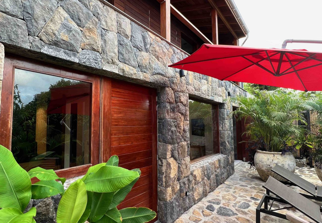 Studio a Saint Barthélemy - The Nest joli studio à Lurin sur l'île de Saint Barthelemy. Studio a Saint Barthélemy - The Nest joli studio à Lurin sur l'île de Saint Barthelemy.