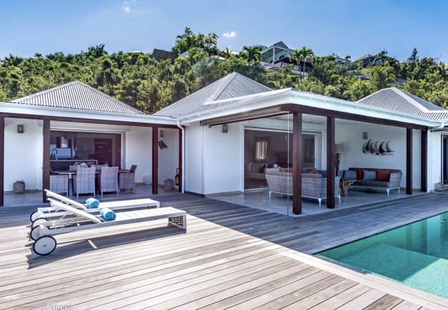 Cosy terrace by the pool from Isia to St Barth. Cosy terrace by the pool from Isia to St Barth.