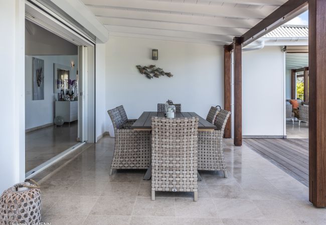 Outdoor dining room of the villa Isia in St Barths Outdoor dining room of the villa Isia in St Barths