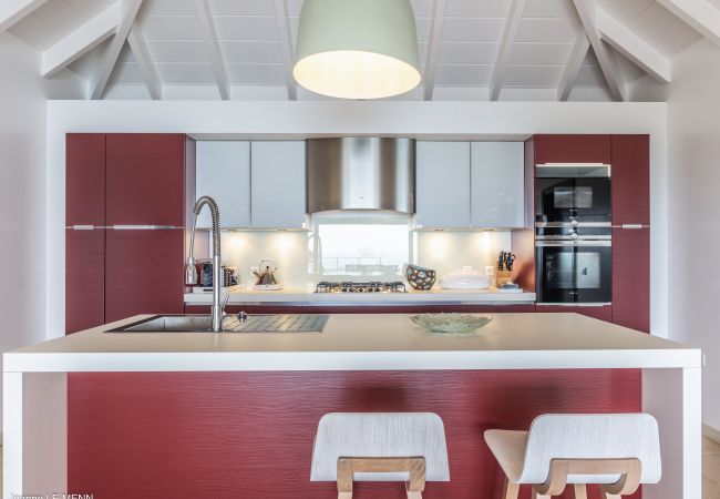 Kitchen and breakfast area at Villa Isia in St Barth.  Kitchen and breakfast area at Villa Isia in St Barth.