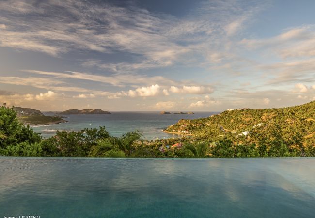 The horizon in front of the villa Isia in Saint Barthelemy The horizon in front of the villa Isia in Saint Barthelemy