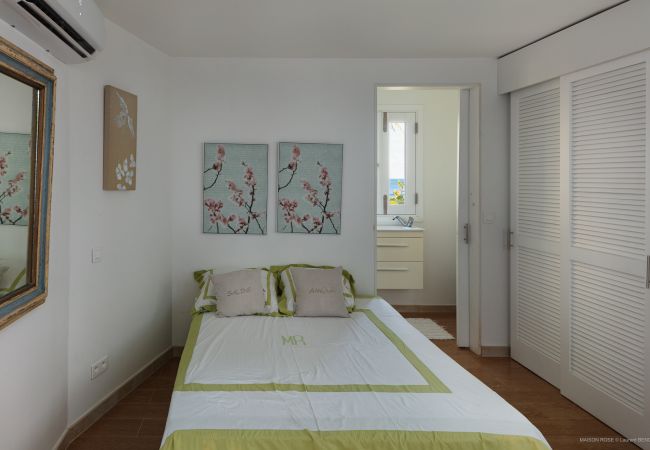 Villa in Saint Barthélemy - Maison Rose in Toiny: Pretty Three Bedrooms Villa close to the Beach Villa in Saint Barthélemy - Maison Rose in Toiny: Pretty Three Bedrooms Villa close to the Beach