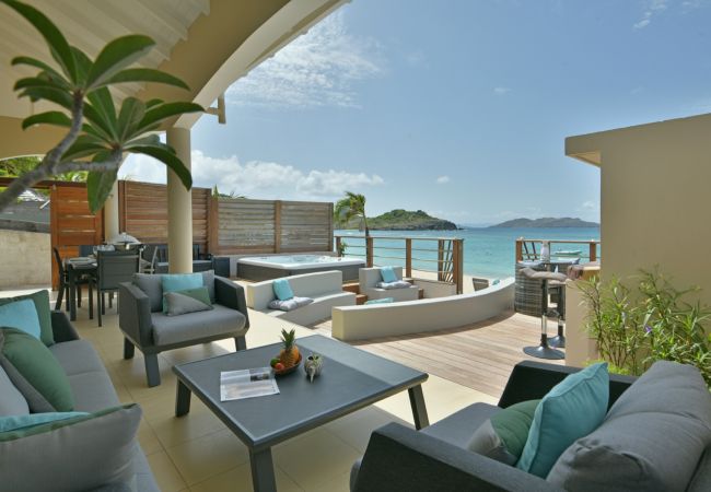 Outdoor living room Yvantino beach of Lorient to) St Barth in 2 rooms