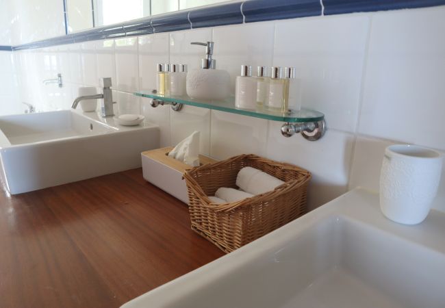 Villa in Saint Barthélemy - Villa LES GAILLACS in Saint Barth an incredible view Villa in Saint Barthélemy - Villa LES GAILLACS in Saint Barth an incredible view